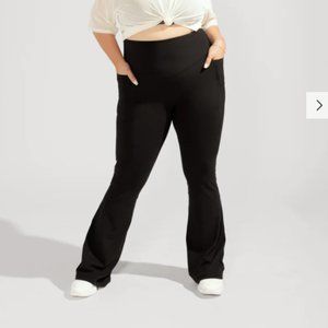 POPFLEX Supersculpt™ Flared Leggings with Pockets (Soft Touch) - Black